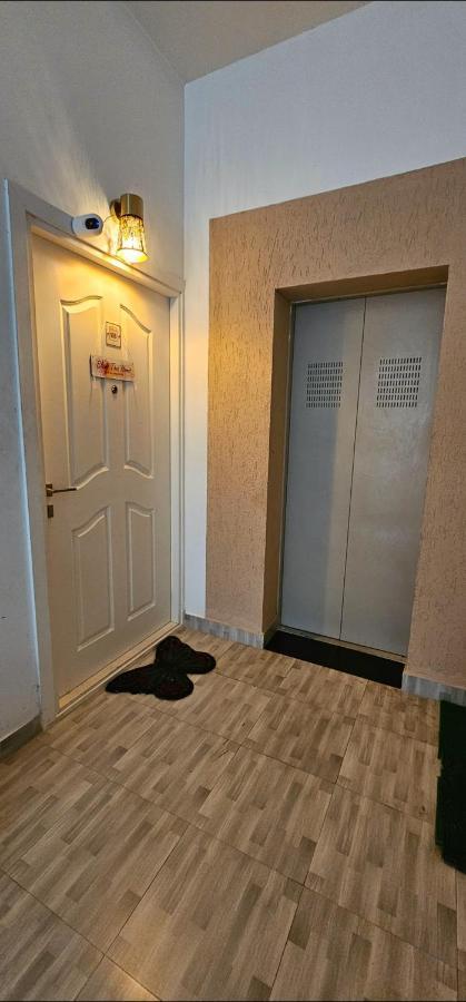 Apartment Lausdeo1 Self Checkin 2bhk Ac Corner Flat Floor Thiruvananthapuram