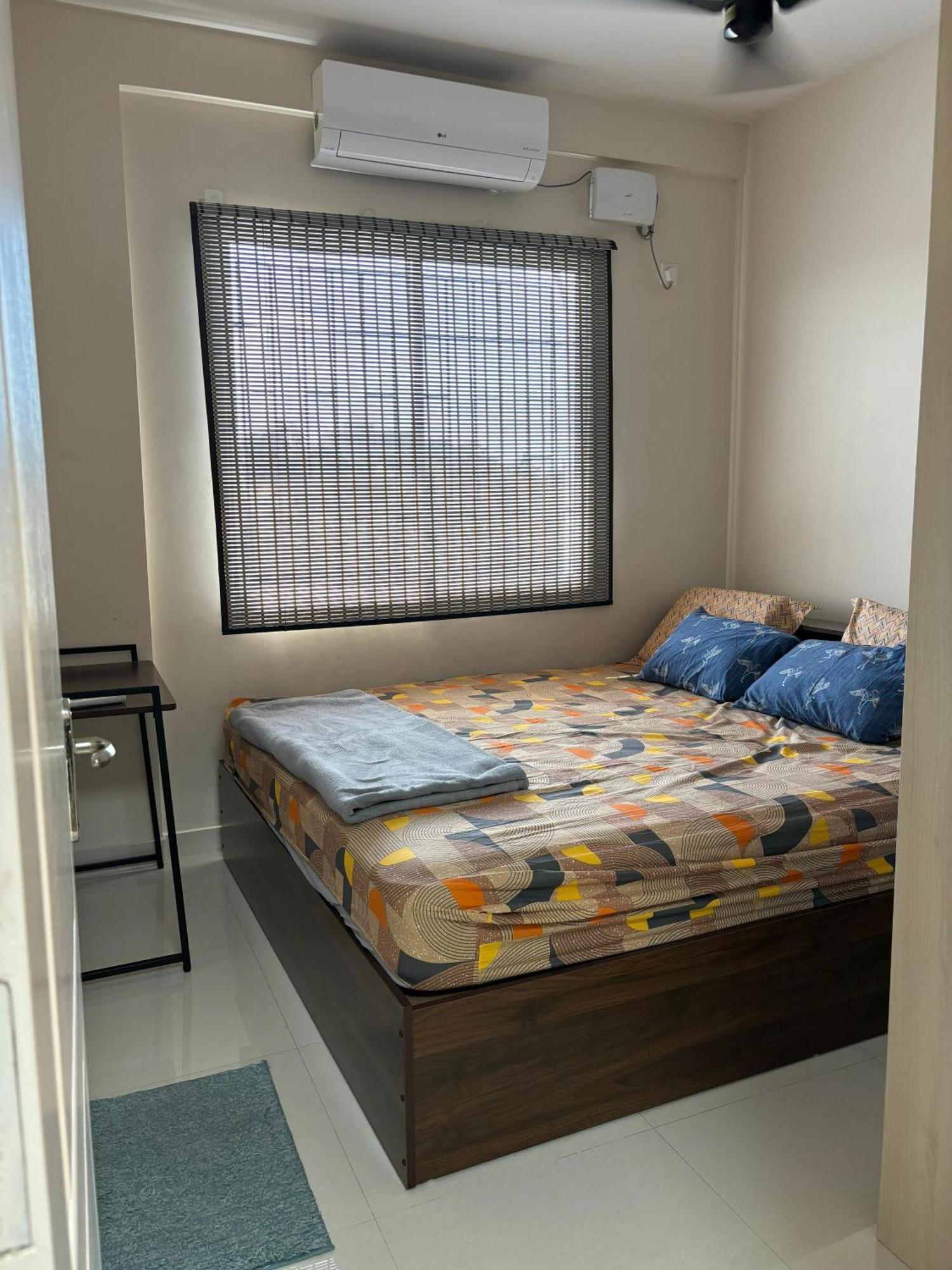 Lausdeo1 Self Checkin 2bhk Ac Corner Flat Floor